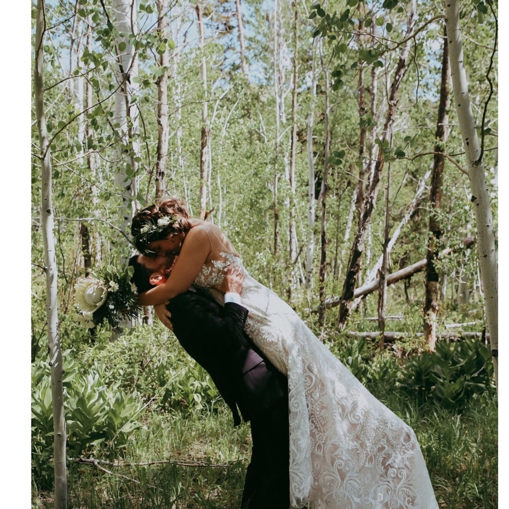 Lace wedding dress